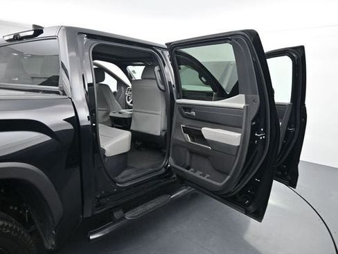 Used 2025 Toyota Tundra Limited AWD/4WD image 13