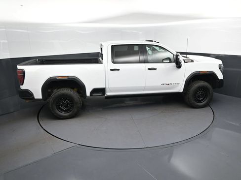 Used 2024 GMC Sierra 2500 AT4X w/ AT4X AEV Edition AWD/4WD image 37