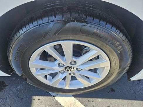 Used 2025 Toyota Camry LE image 14