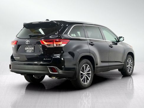 Used 2019 Toyota Highlander XLE AWD/4WD image 5