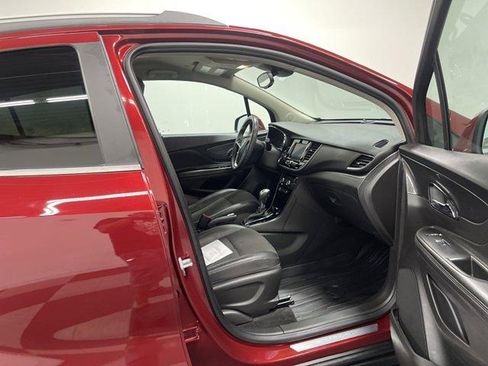 Used 2021 Buick Encore Preferred AWD/4WD image 20