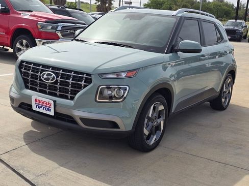 Used 2025 Hyundai Venue SEL FWD image 9