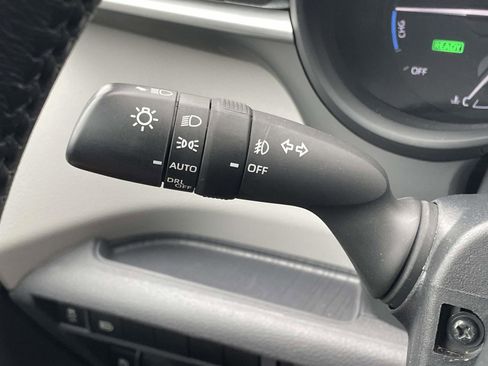 Used 2024 Toyota Sienna XLE FWD image 22
