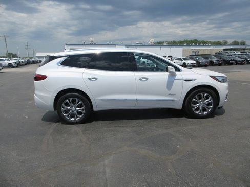 Used 2021 Buick Enclave Avenir w/ Avenir Technology Package AWD/4WD image 4