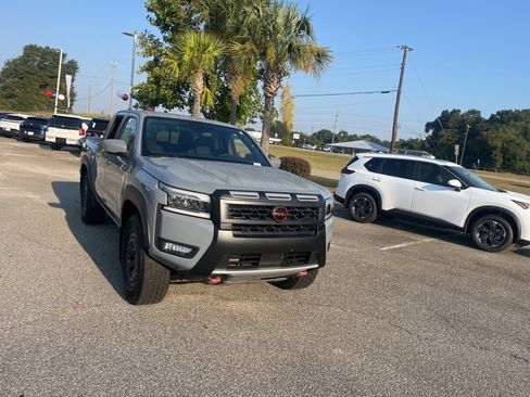 New 2025 Nissan Frontier PRO-4X w/ Interior Protection Package image 2