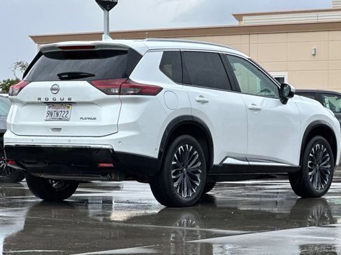 Used 2024 Nissan Rogue Platinum w/ Platinum Premium Package FWD image 6