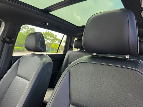 Used 2022 Volkswagen Tiguan SE R-Line FWD image 14