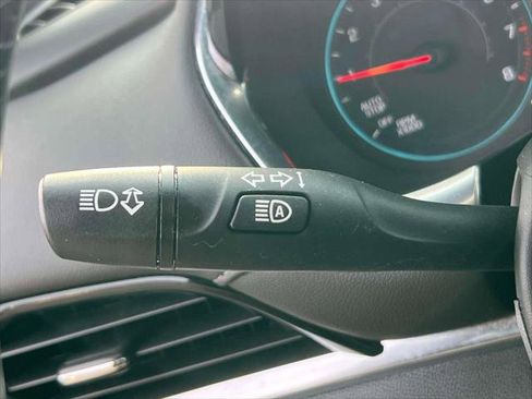 Used 2023 Chevrolet Traverse LT w/ Rear Camera Mirror Package image 23