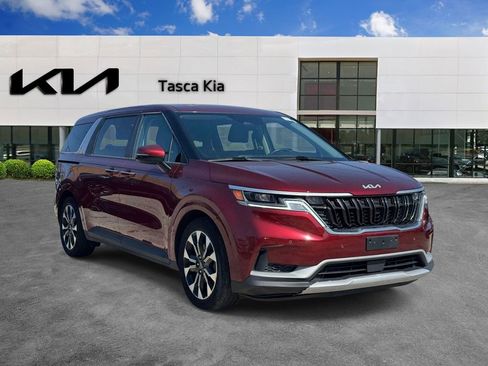Used 2024 Kia Carnival EX FWD image 1
