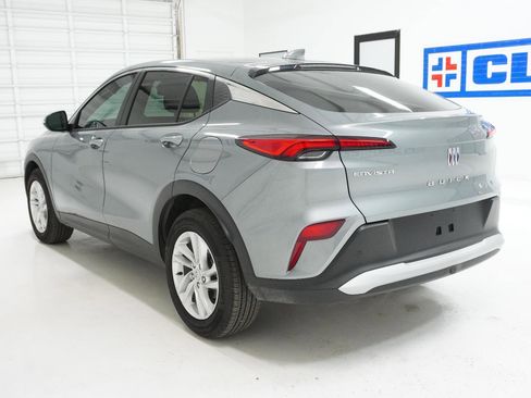 Used 2025 Buick Envista Preferred w/ Convenience II Package image 9