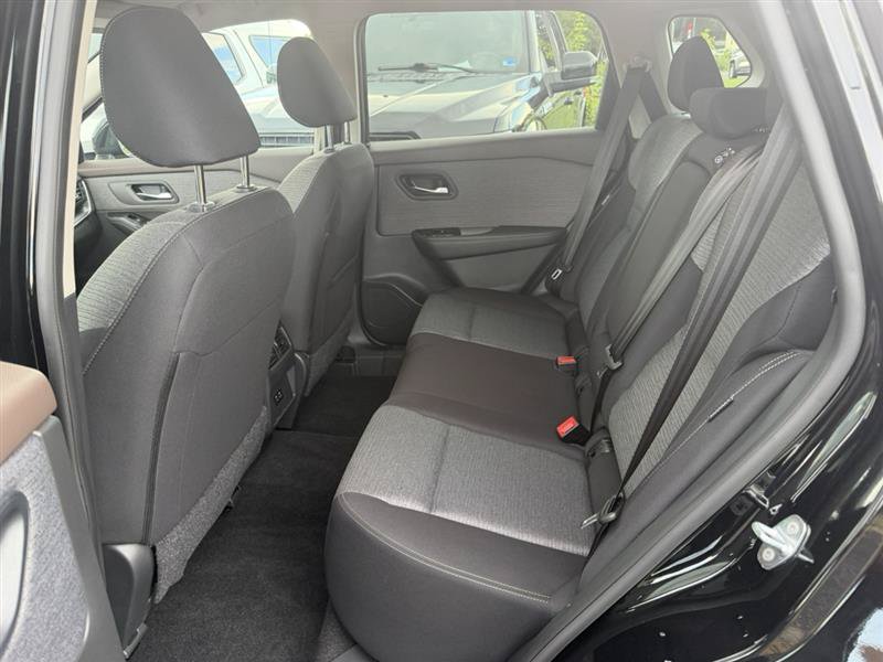 Used 2023 Nissan Rogue SV AWD/4WD image 30