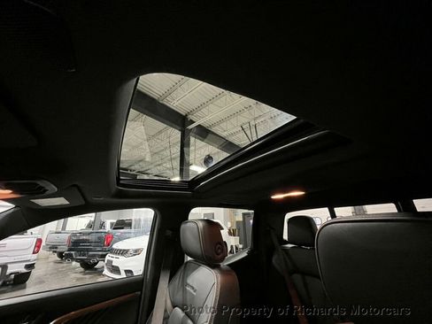 Used 2023 GMC Canyon Denali image 18