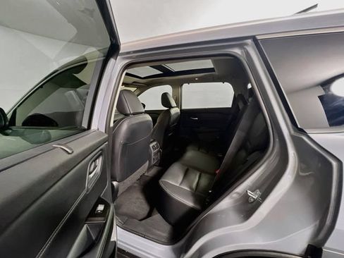 Used 2024 Nissan Rogue SL FWD image 20