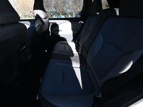 Used 2025 Subaru Forester Premium w/ Convenience Package #1 image 9