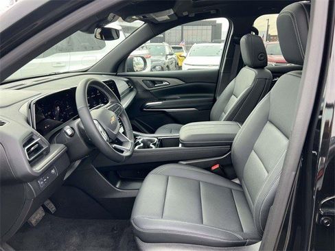 Certified 2025 Chevrolet Traverse LT w/ Sun and Wheel Package image 15