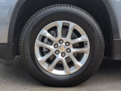 Certified 2021 Chevrolet Traverse LS FWD image 31