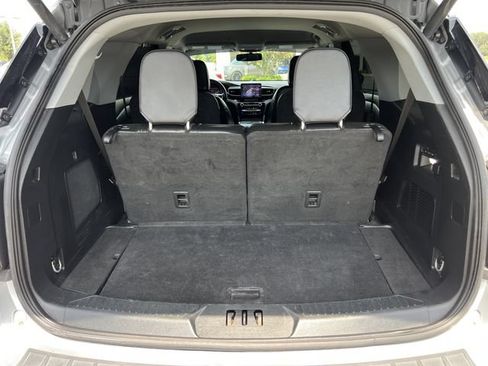 Used 2023 Ford Explorer Limited w/ Equipment Group 301A RWD image 12