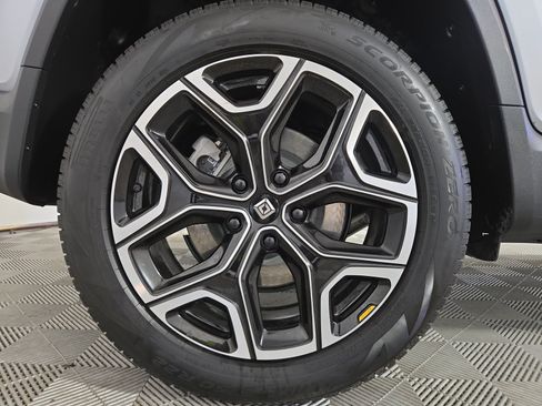 Used 2023 Rivian R1T Adventure AWD/4WD image 12