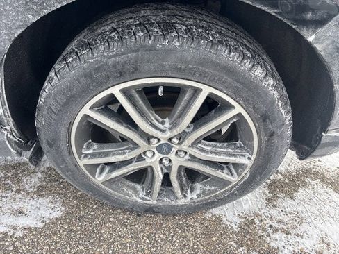 Used 2020 Ford Edge Titanium image 7