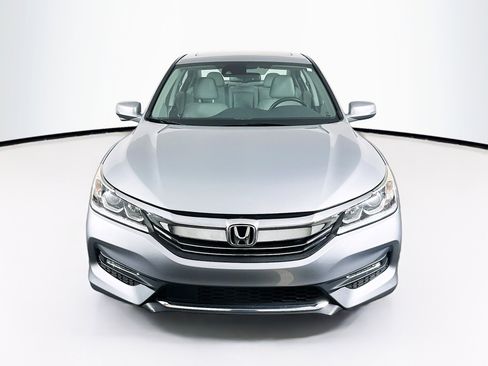 Used 2017 Honda Accord EX-L image 2