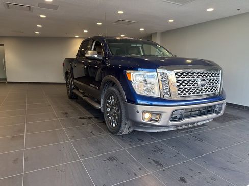 Used 2018 Nissan Titan Platinum Reserve image 3