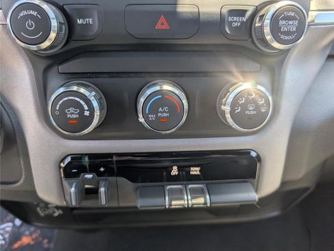 Used 2024 RAM 2500 Big Horn AWD/4WD image 18