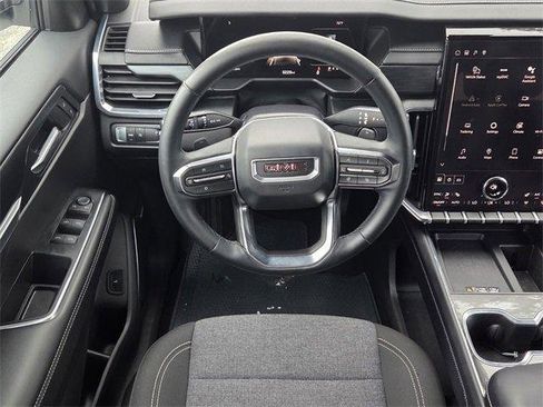 Used 2025 GMC Acadia Elevation image 12