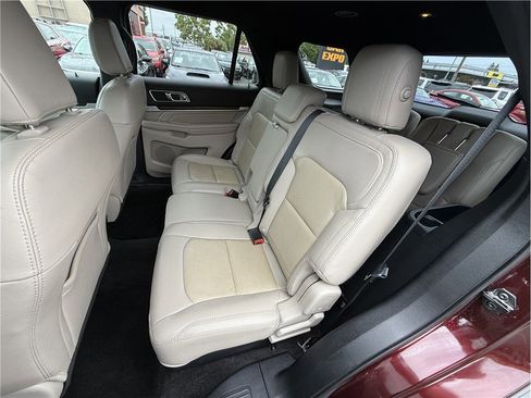 Used 2018 Ford Explorer Limited w/ Ford Safe & Smart Package FWD image 13