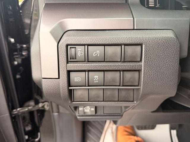 Used 2026 Toyota Tacoma SR5 AWD/4WD image 6