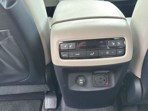 Used 2023 Hyundai Palisade Limited AWD/4WD image 21