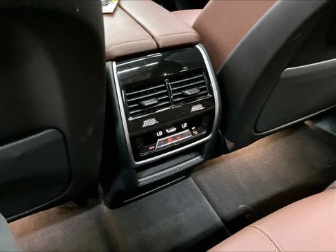 Used 2023 BMW X5 xDrive40i w/ Parking Assistance Package AWD/4WD image 38