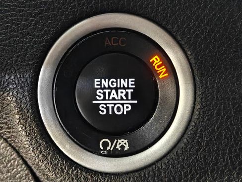 Used 2022 Dodge Charger SXT RWD image 9
