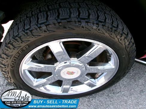 Used 2010 Cadillac Escalade Luxury AWD/4WD image 11