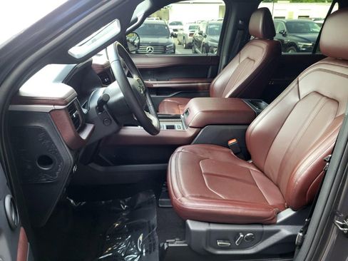 Used 2024 Ford Expedition Limited RWD image 11