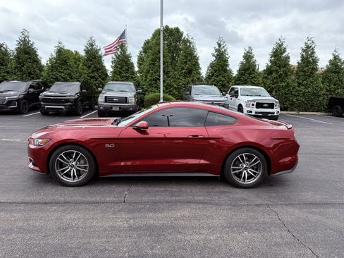 Used 2016 Ford Mustang GT Premium image 4