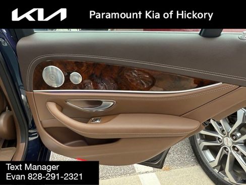 Used 2017 Mercedes-Benz E 300 4MATIC image 7