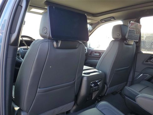 New 2026 GMC Yukon Denali w/ Denali Reserve Package image 16