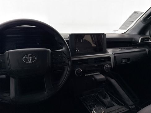 Certified 2025 Toyota Tacoma SR5 image 30