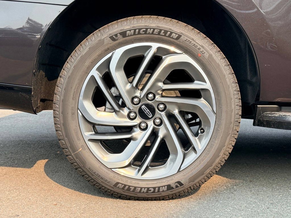 New 2027 Lincoln Navigator Premiere AWD/4WD image 35