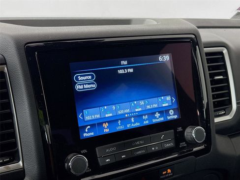 Used 2024 Nissan Frontier SV image 10