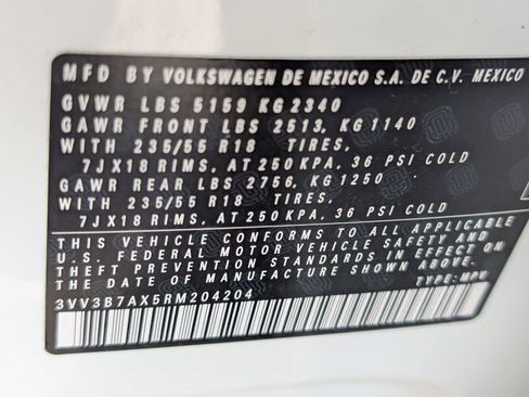 Used 2024 Volkswagen Tiguan SE image 23