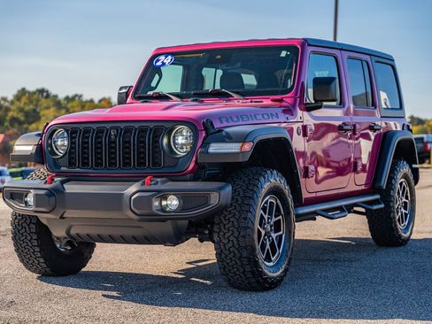 Used 2024 Jeep Wrangler Unlimited Rubicon w/ Technology Group image 3