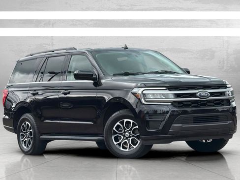 Used 2024 Ford Expedition XLT AWD/4WD image 2