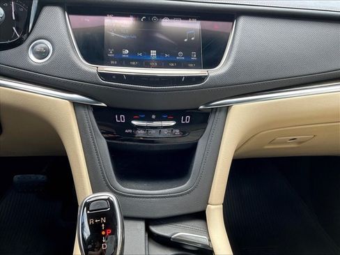 Used 2019 Cadillac XT5 FWD image 20