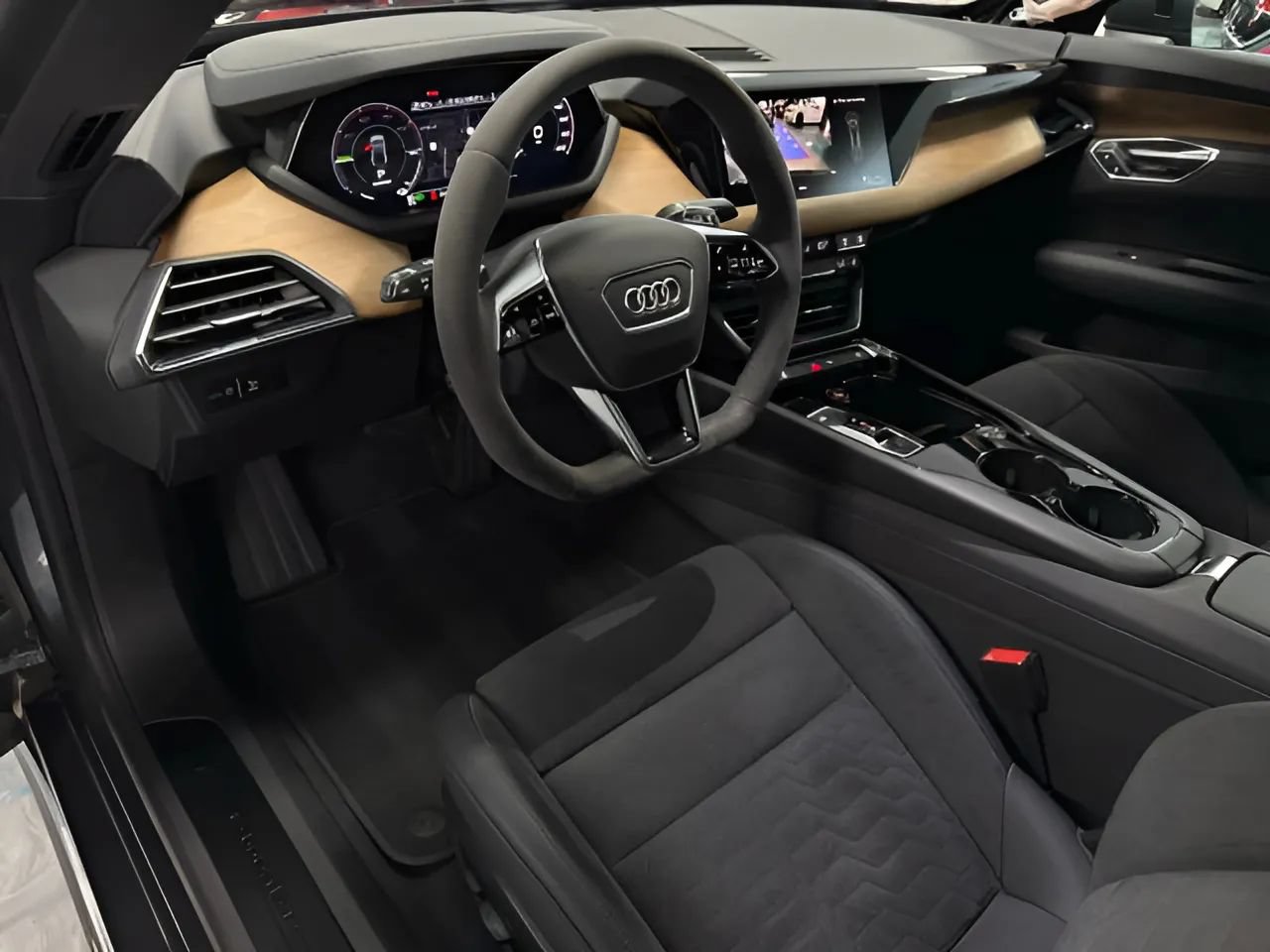 Used 2022 Audi e-tron GT Premium Plus AWD/4WD image 10