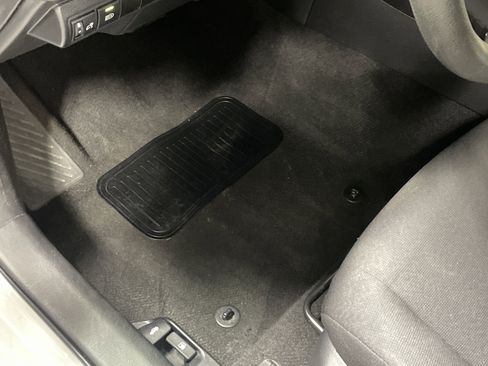 Used 2021 Toyota Corolla LE image 17