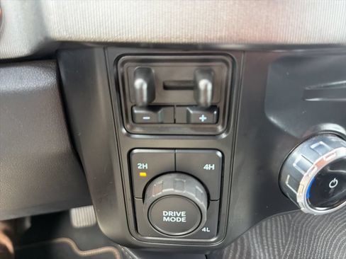 Used 2024 Ford F450 Platinum w/ FX4 Off-Road Package AWD/4WD image 32