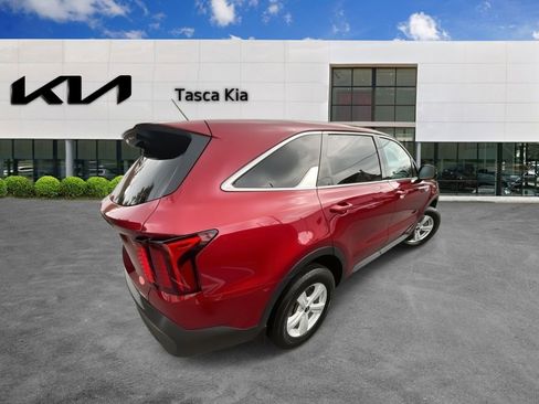 Used 2023 Kia Sorento LX image 5