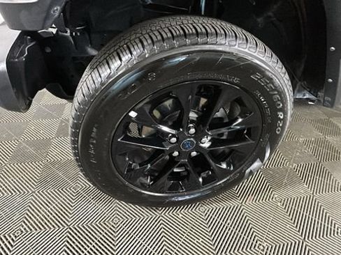 Used 2024 Jeep Wrangler Unlimited Sahara AWD/4WD image 8