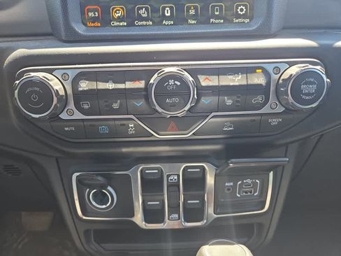 Used 2023 Jeep Wrangler Unlimited w/ Cold Weather Group AWD/4WD image 22
